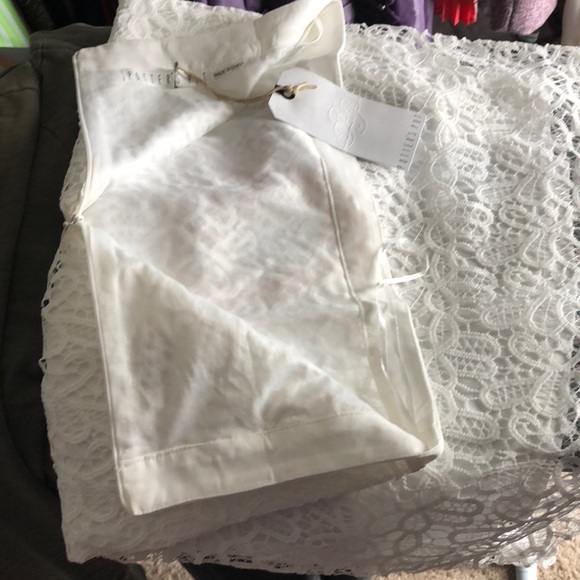 ❤️Super Cute Off White Crochet Skirt❤️ - Picture 4 of 5